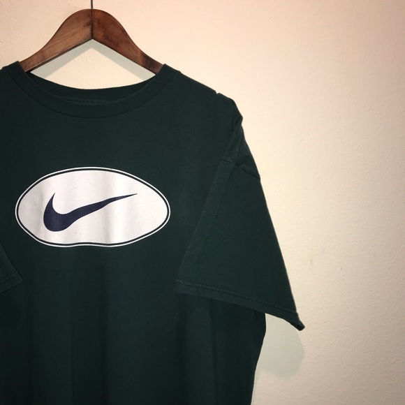 nike t shirt centre logo
